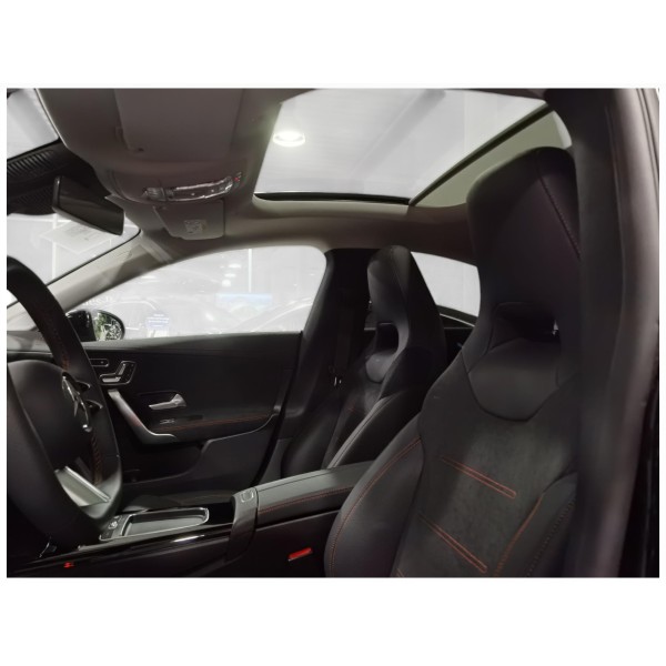 Mercedes-Benz CLA 180 Coupé | Compact Elegance