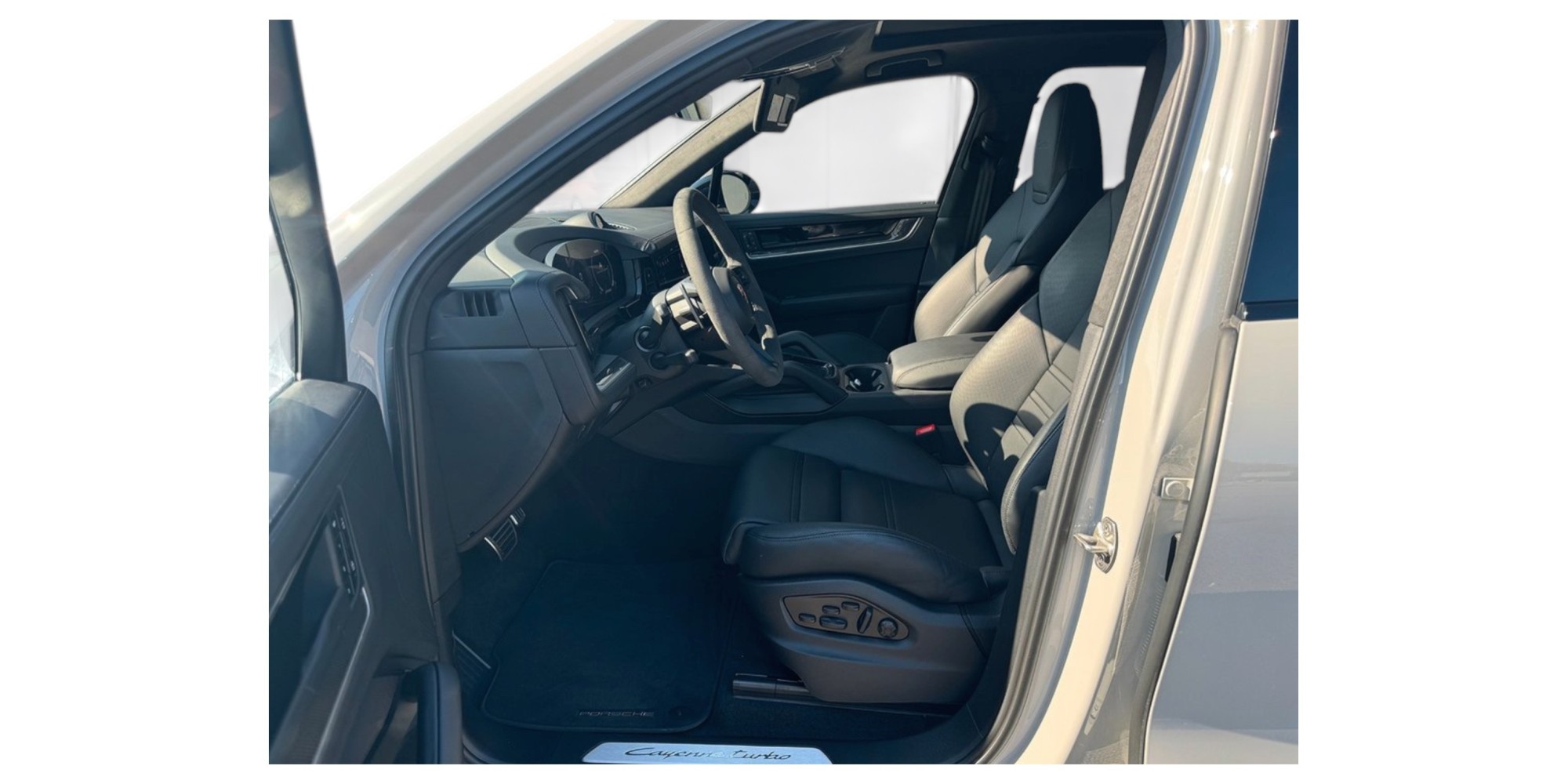 Porsche Cayenne Turbo E-Hybrid - Luxury & Performance SUV