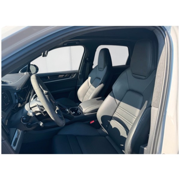 Porsche Cayenne Turbo E-Hybrid - Luxury & Performance SUV