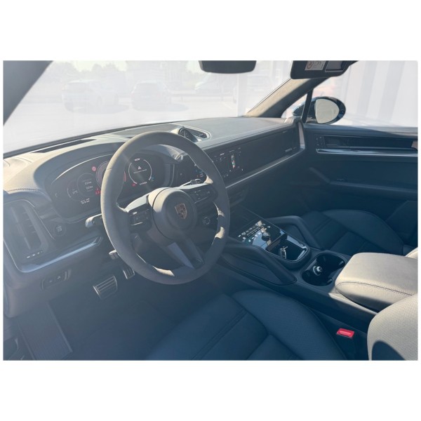 Porsche Cayenne Turbo E-Hybrid - Luxury & Performance SUV