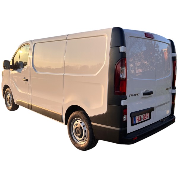 Renault Trafic 2.0 DCI - Versatile Van with Efficiency