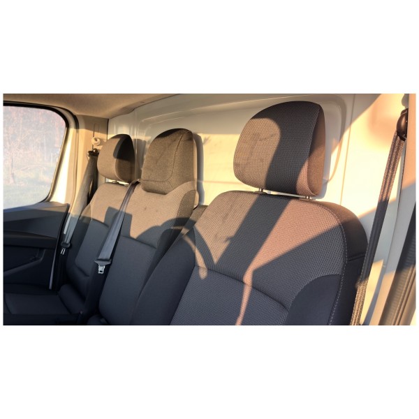 Renault Trafic 2.0 DCI - Versatile Van with Efficiency