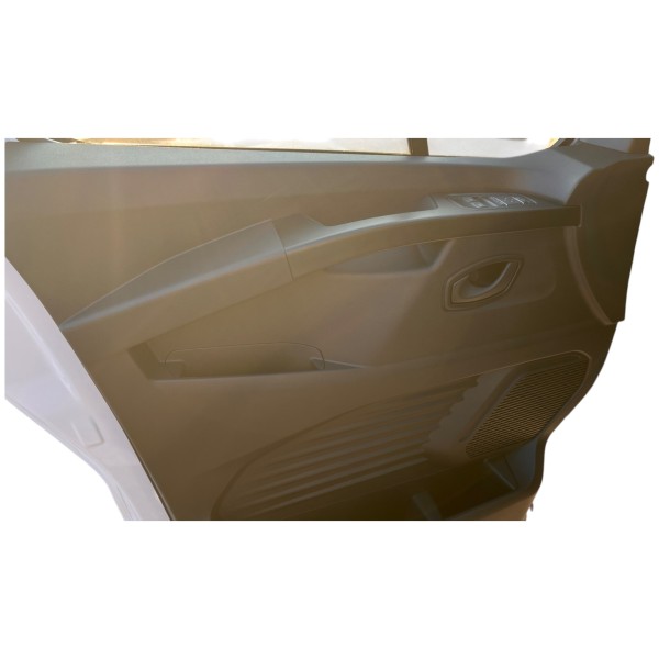 Renault Trafic 2.0 DCI - Versatile Van with Efficiency