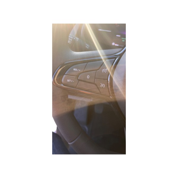 Renault Trafic 2.0 DCI - Versatile Van with Efficiency