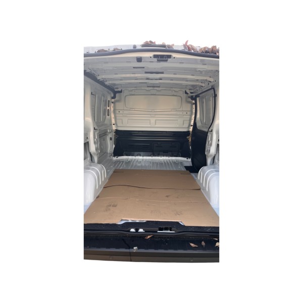 Renault Trafic 2.0 DCI - Versatile Van with Efficiency