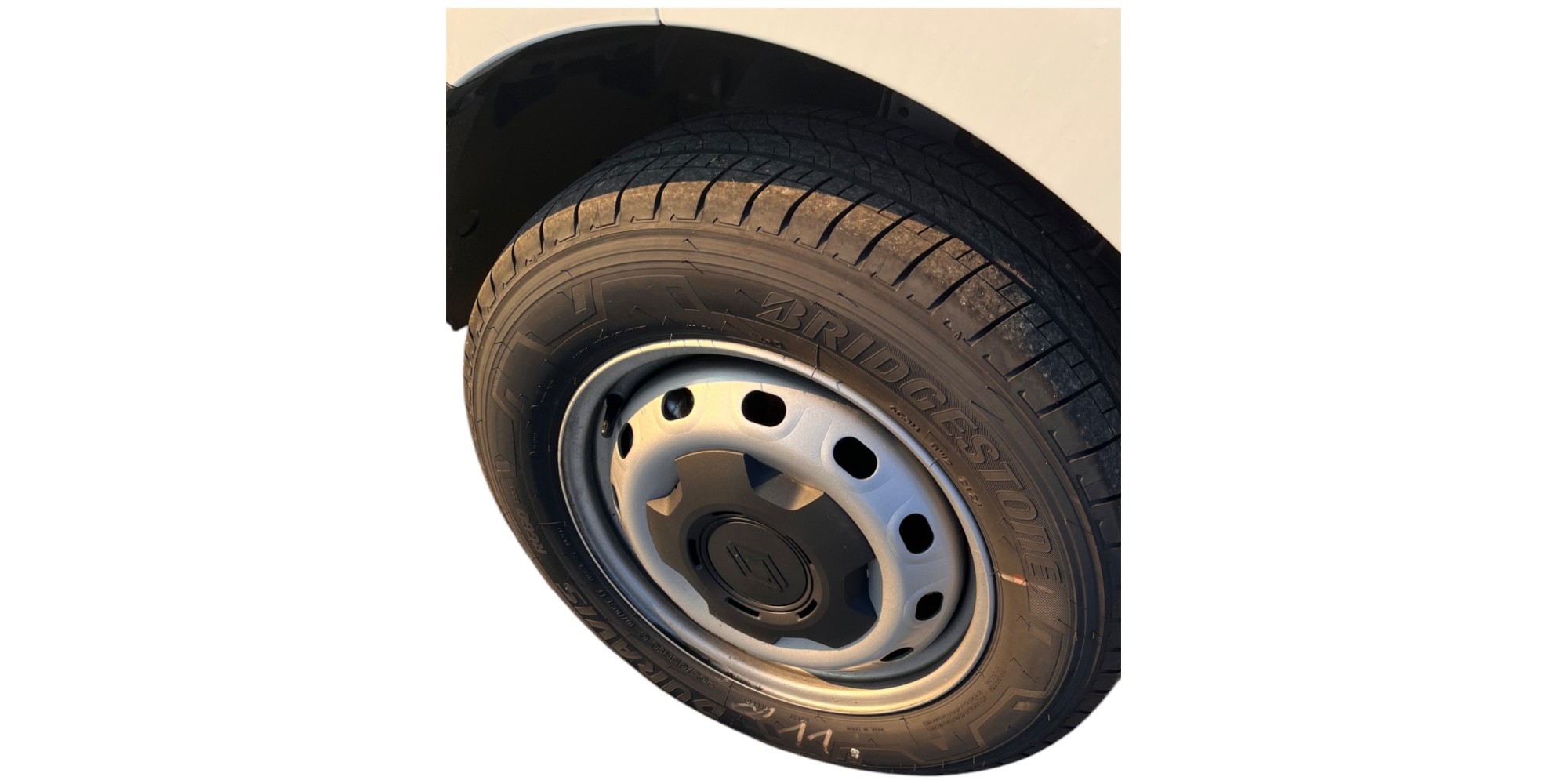 Renault Trafic 2.0 DCI - Versatile Van with Efficiency