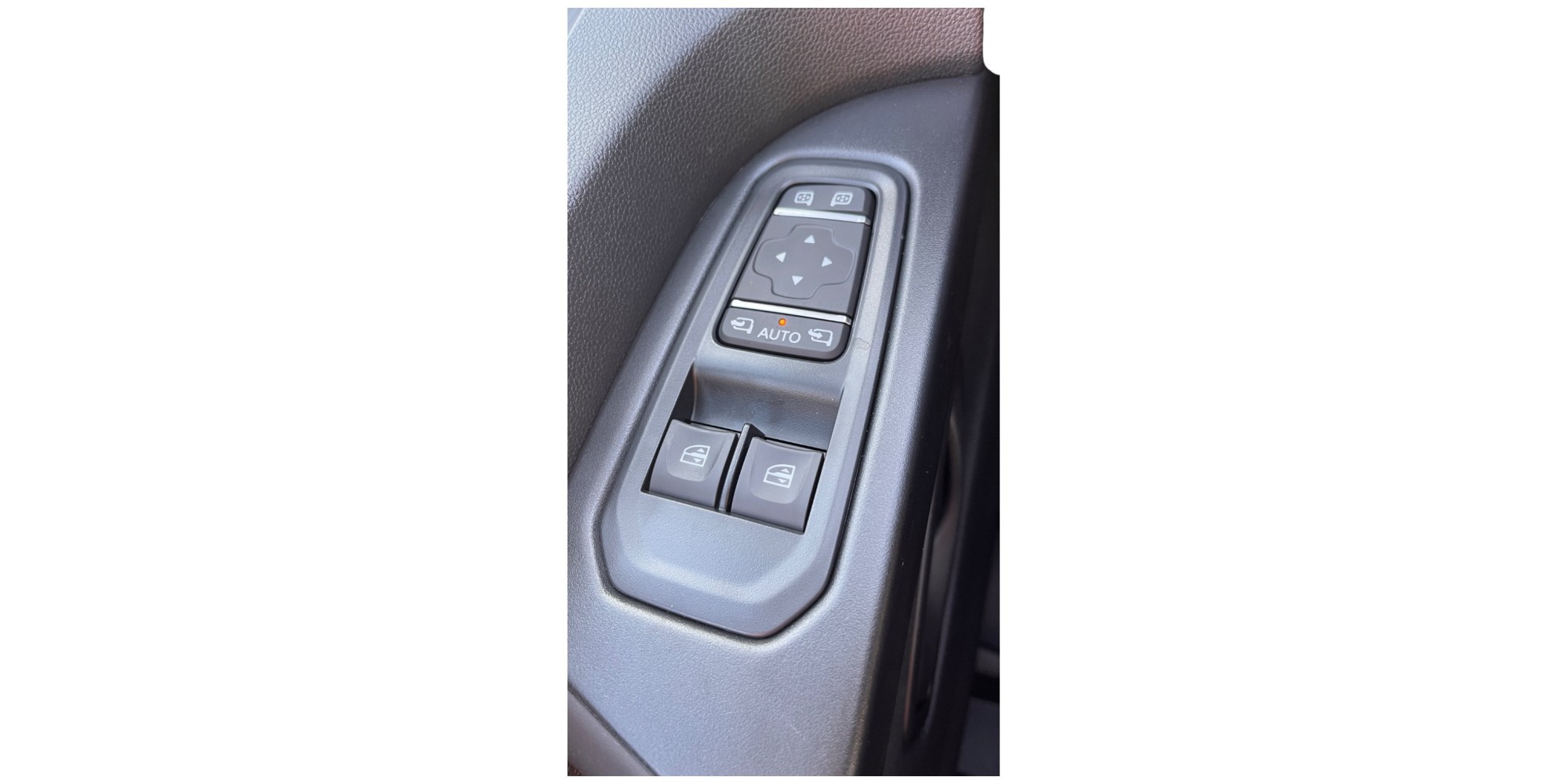 Renault Trafic 2.0 DCI - Versatile Van with Efficiency