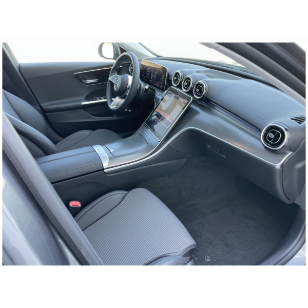 Mercedes-Benz C 300e Plug-In Hybrid – Efficiency Meets Style!