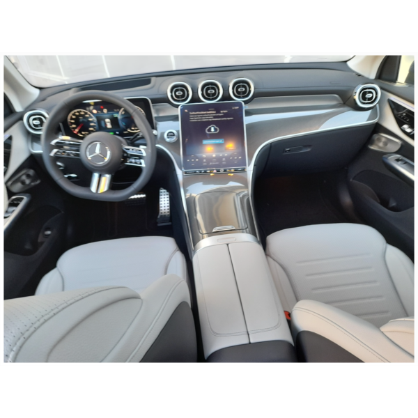 Mercedes-Benz GLC 300 de 4MATIC – Hybrid Luxury Awaits!