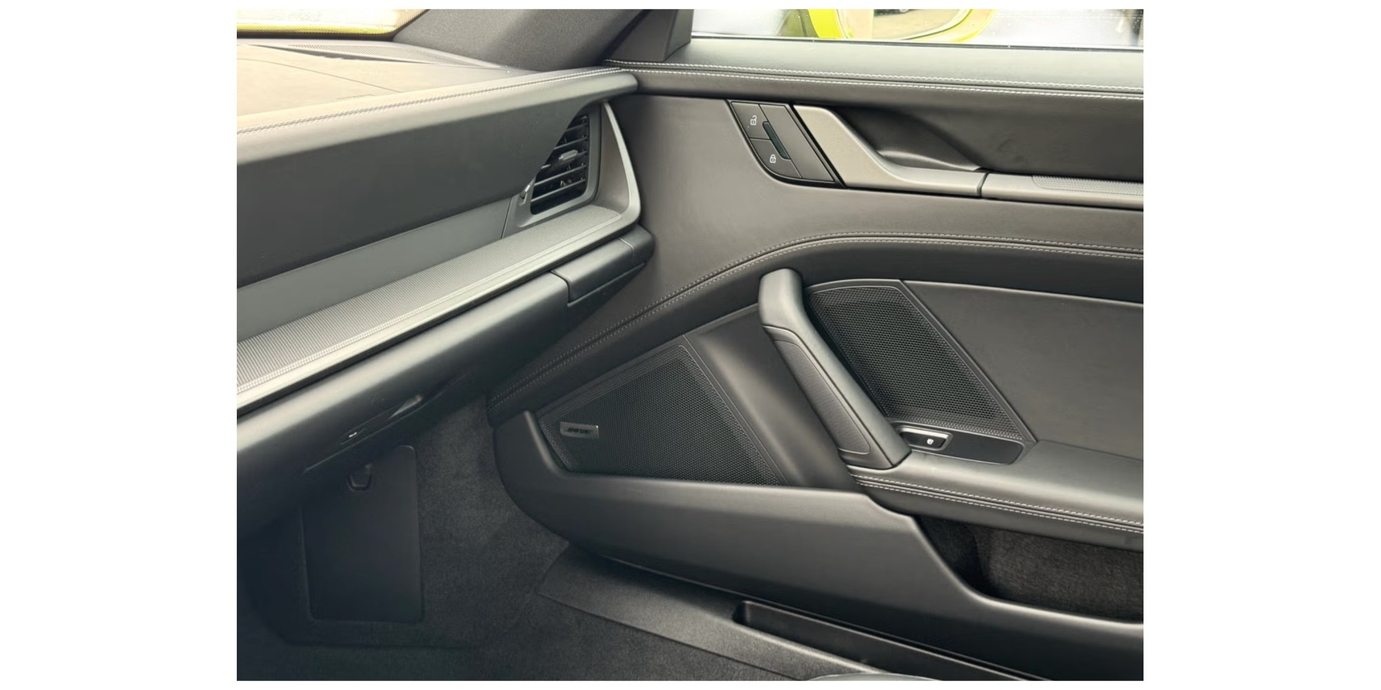 Porsche 911 992.2 Carrera - Iconic Sports Car | Modena Motors GMBH