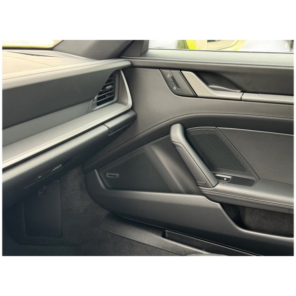 Porsche 911 992.2 Carrera - Iconic Sports Car | Modena Motors GMBH