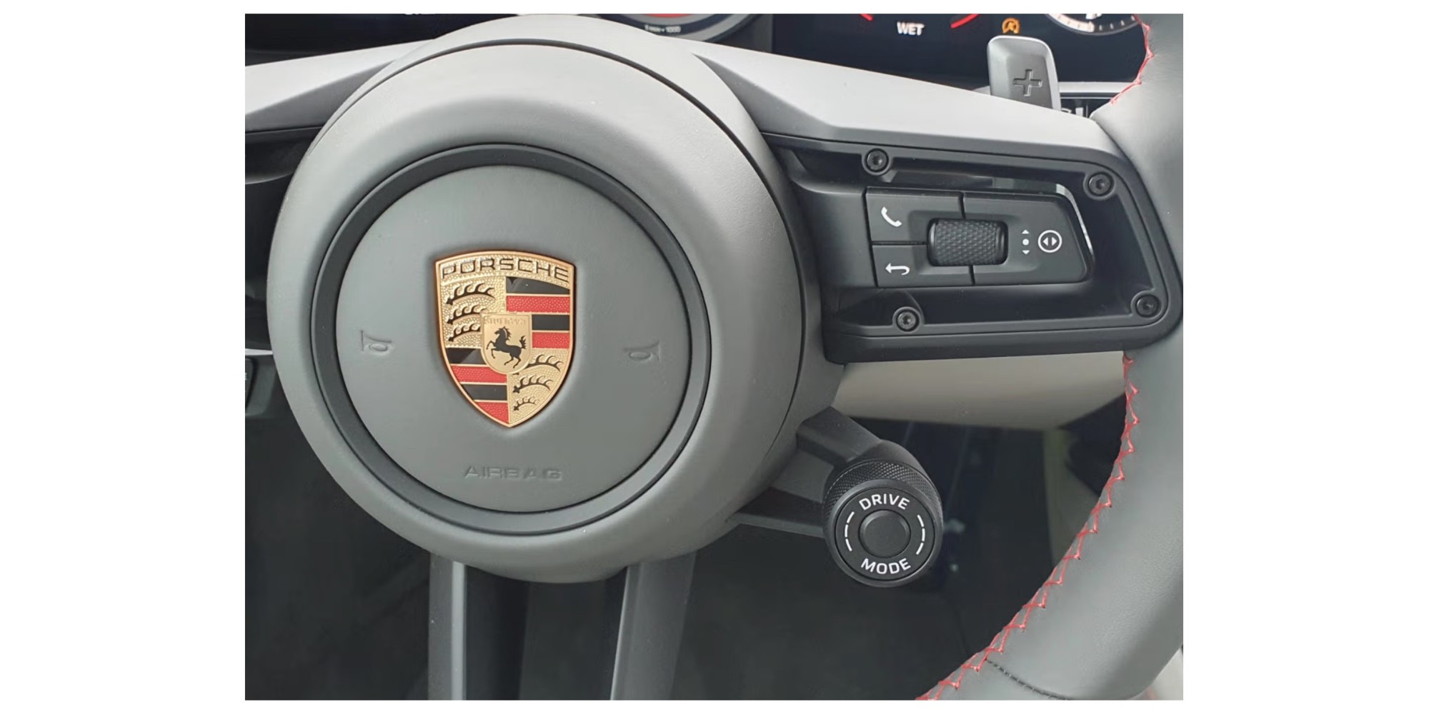 Porsche 911 992 4: Precision Meets Elegance