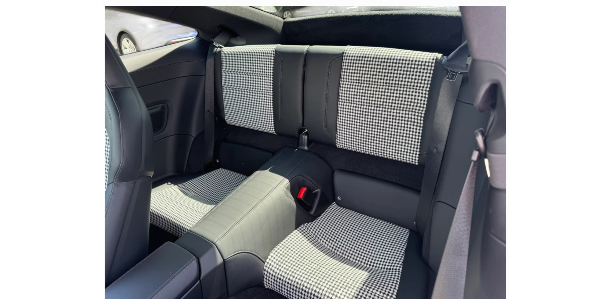 Porsche 911 992: Iconic Style and Performance