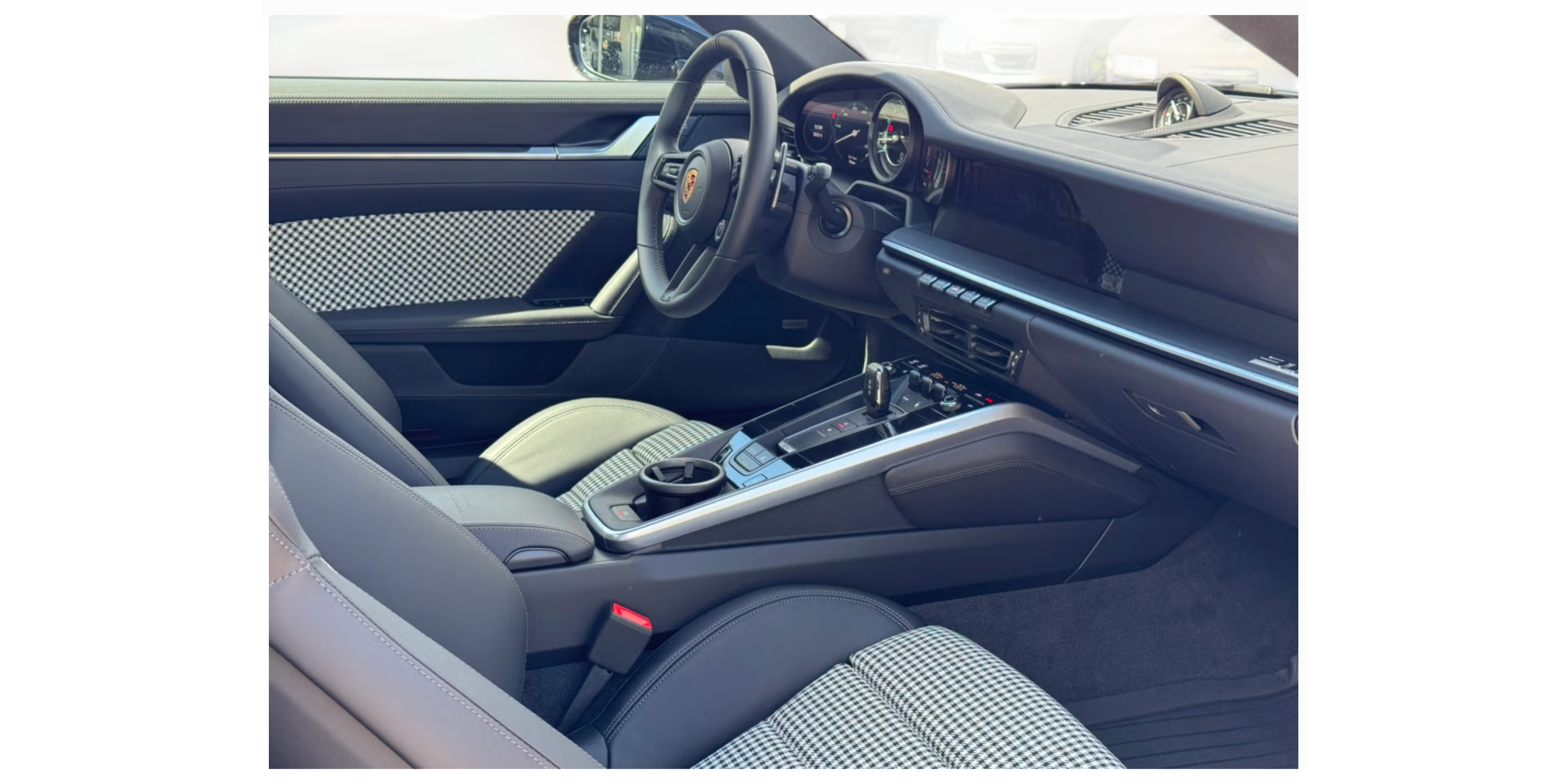 Porsche 911 992: Iconic Style and Performance