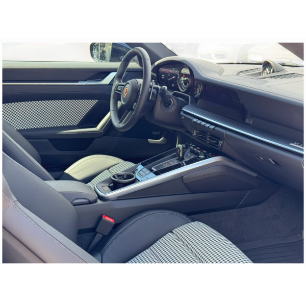 Porsche 911 992: Iconic Style and Performance