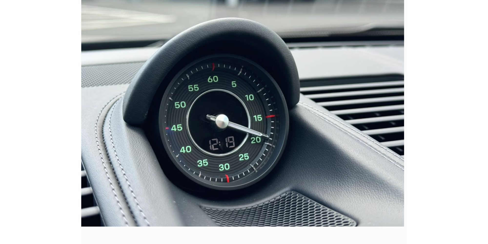 Porsche 911 992: Iconic Style and Performance