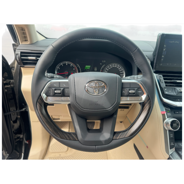 Toyota Land Cruiser VX | Power and Style