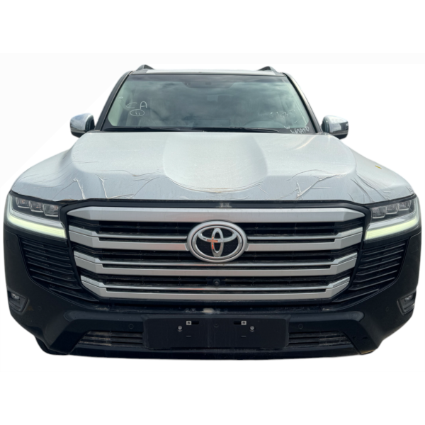 Toyota Land Cruiser VX | Power and Style