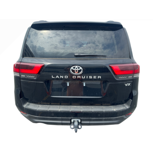 Toyota Land Cruiser VX | Power and Style