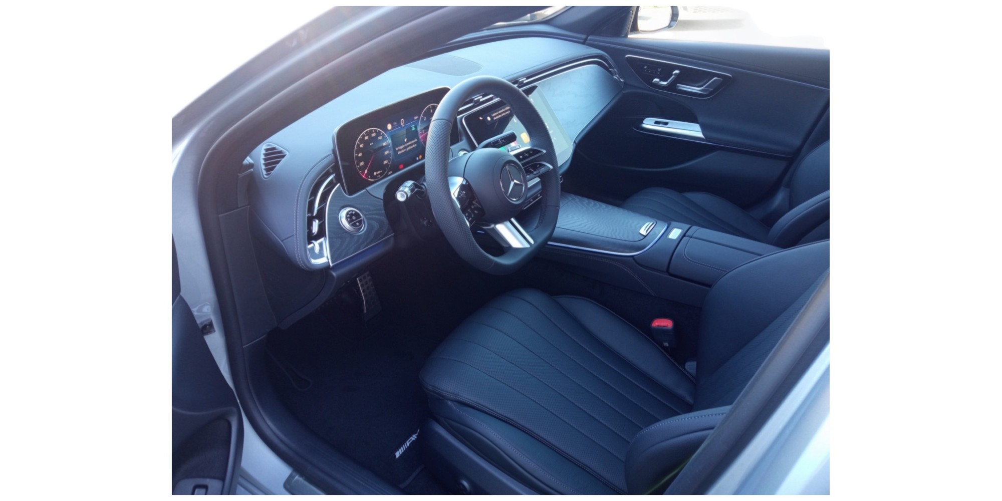 Mercedes-Benz E 220d 4MATIC - Luxurious All-Wheel Drive Sedan