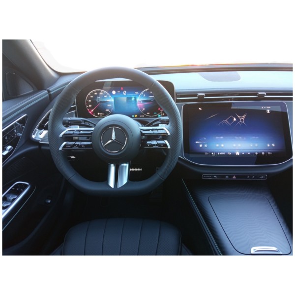 Mercedes-Benz E 220d 4MATIC - Luxurious All-Wheel Drive Sedan