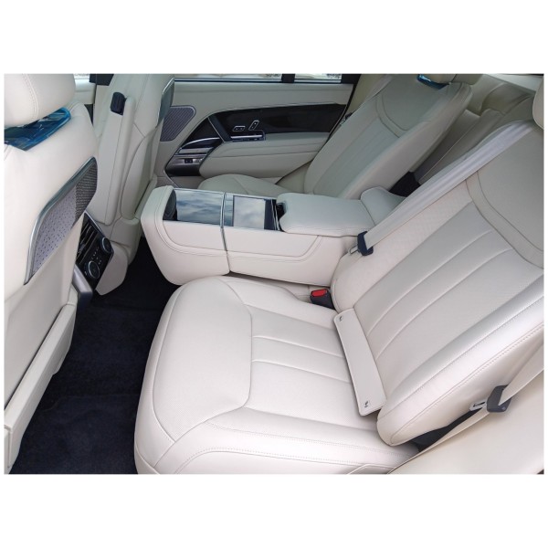 Land Rover Range Rover Autobiography SWB 4.4 AWD - Luxury Redefined