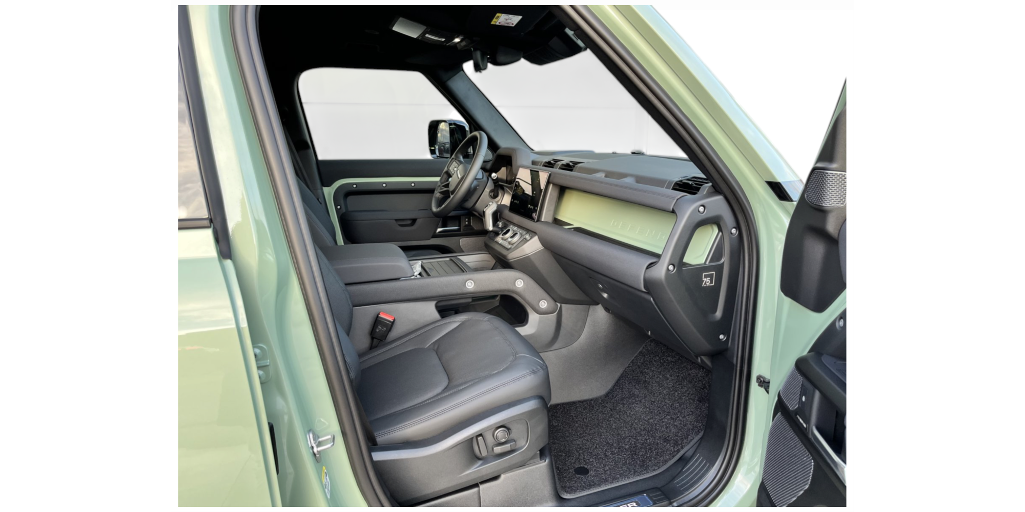 Land Rover Defender 110 PHEV 75th Edition: Ultimate Adventure