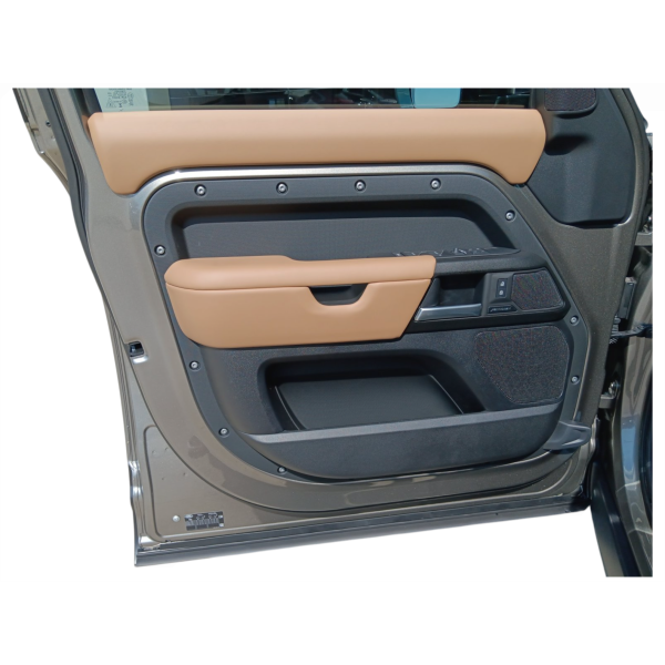 Land Rover Defender D300 | Strength and Elegance