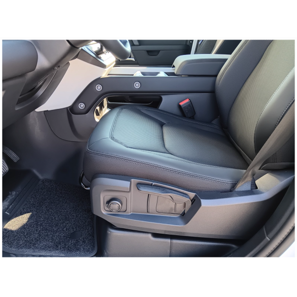 Land Rover Defender 110 3.0D MHEV I6 S AWD 2025 | Off-Road Icon