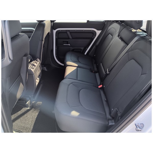 Land Rover Defender 110 3.0D MHEV I6 S AWD 2025 | Off-Road Icon