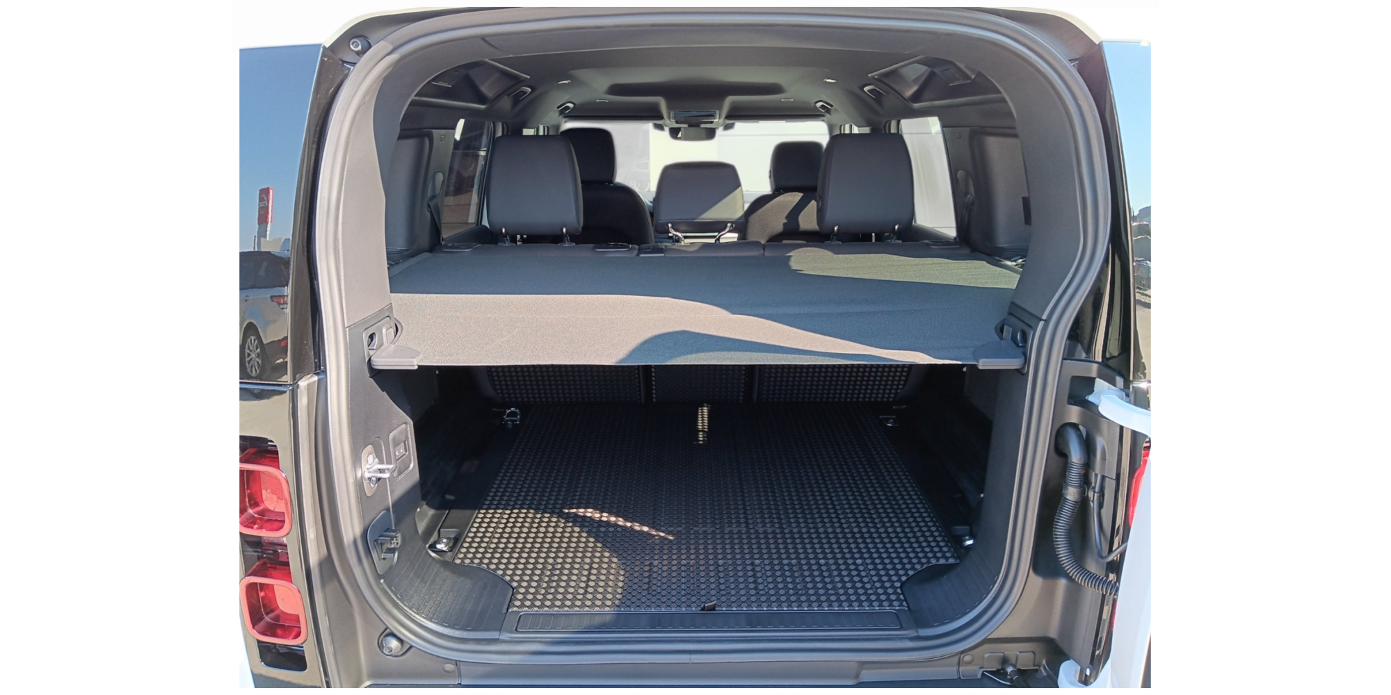 Land Rover Defender 110 3.0D MHEV I6 S AWD 2025 | Off-Road Icon