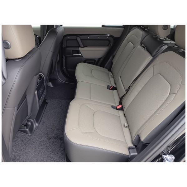 Land Rover Defender 110 3.0D MHEV I6 S AWD 2025 | Off-Road Icon