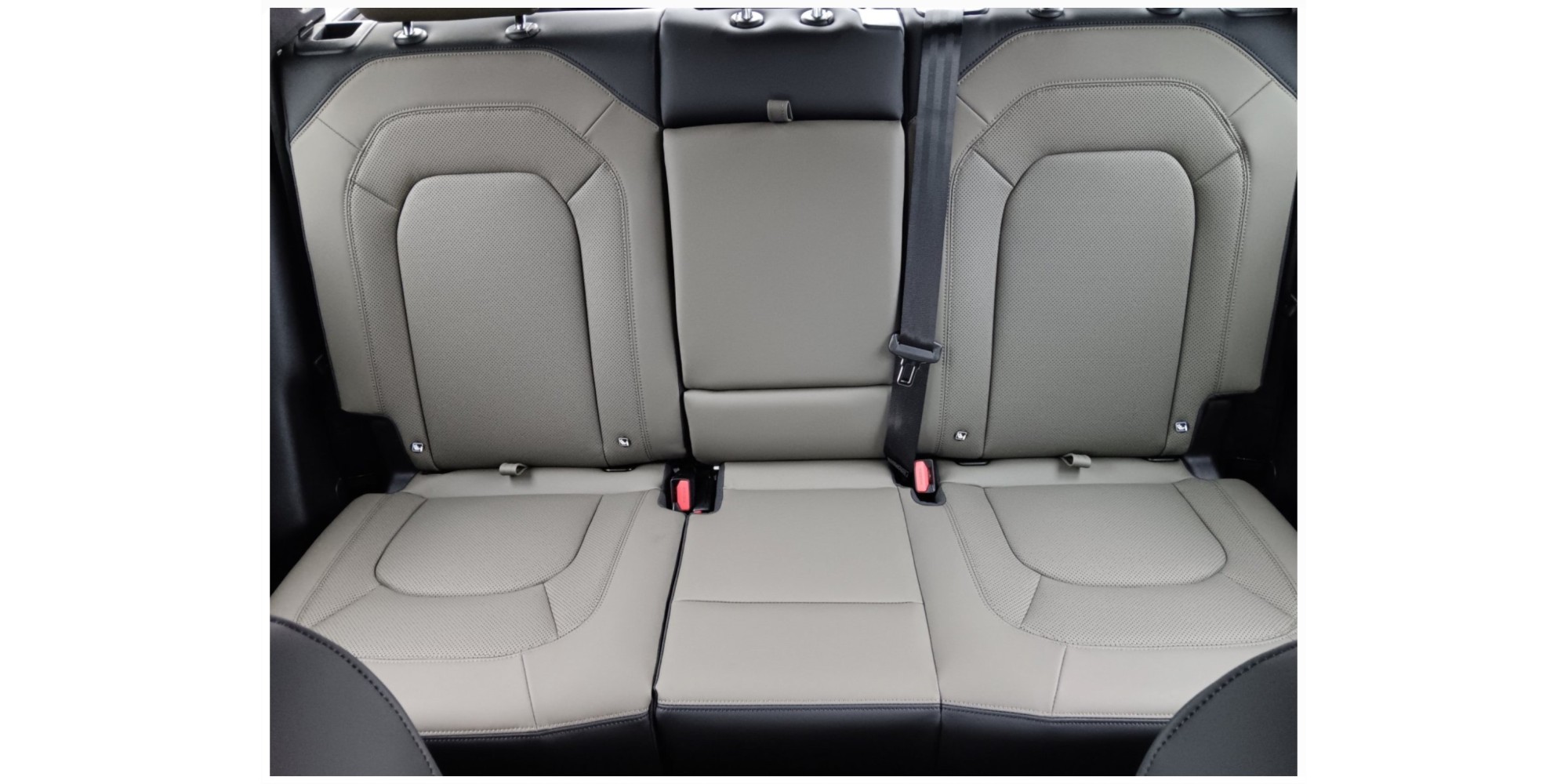 Land Rover Defender 110 3.0D MHEV I6 S AWD 2025 | Off-Road Icon