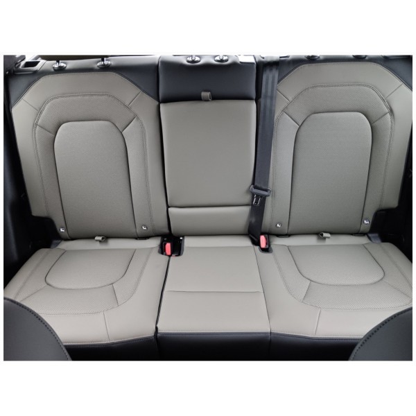 Land Rover Defender 110 3.0D MHEV I6 S AWD 2025 | Off-Road Icon