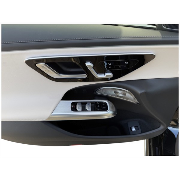 Mercedes-Benz E 220d 4MATIC - Luxury Sedan with AWD Performance