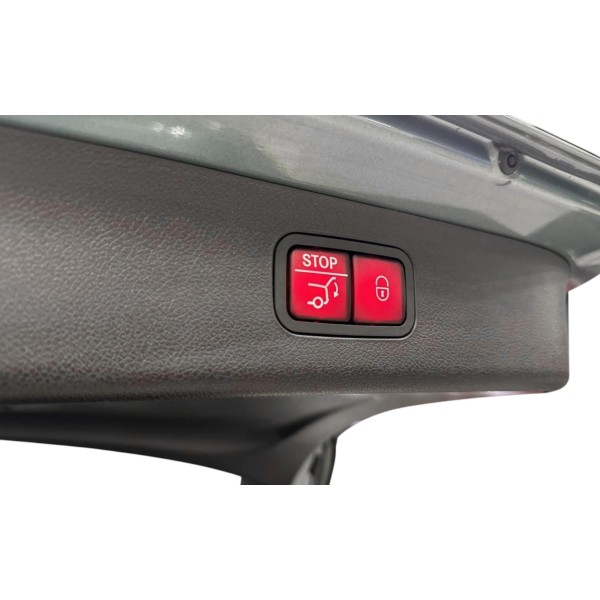 Mercedes-Benz E 220d T 4MATIC – Luxury & All-Wheel Drive