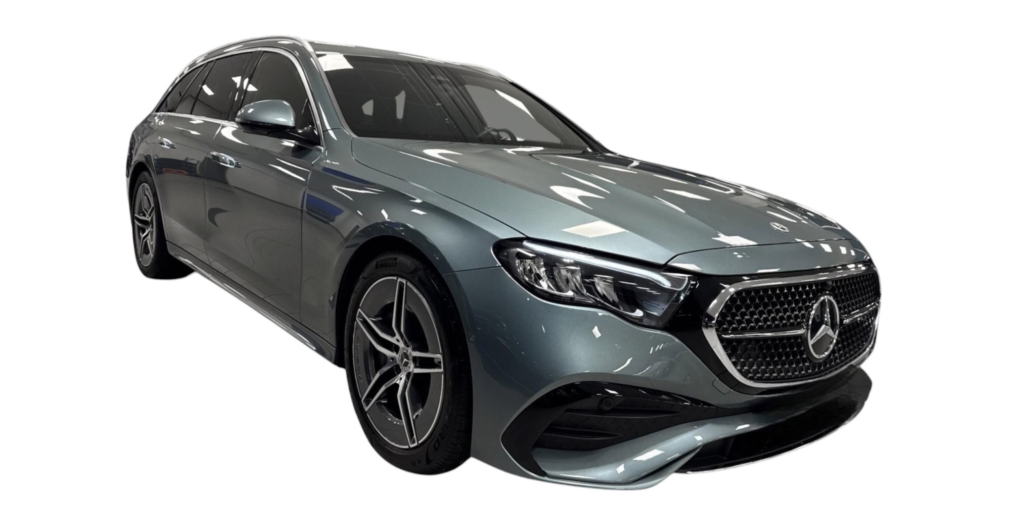 Mercedes-Benz E 220d T 4MATIC – Luxury & All-Wheel Drive