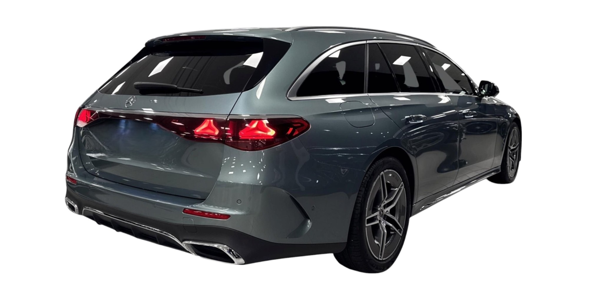 Mercedes-Benz E 220d T 4MATIC – Luxury & All-Wheel Drive