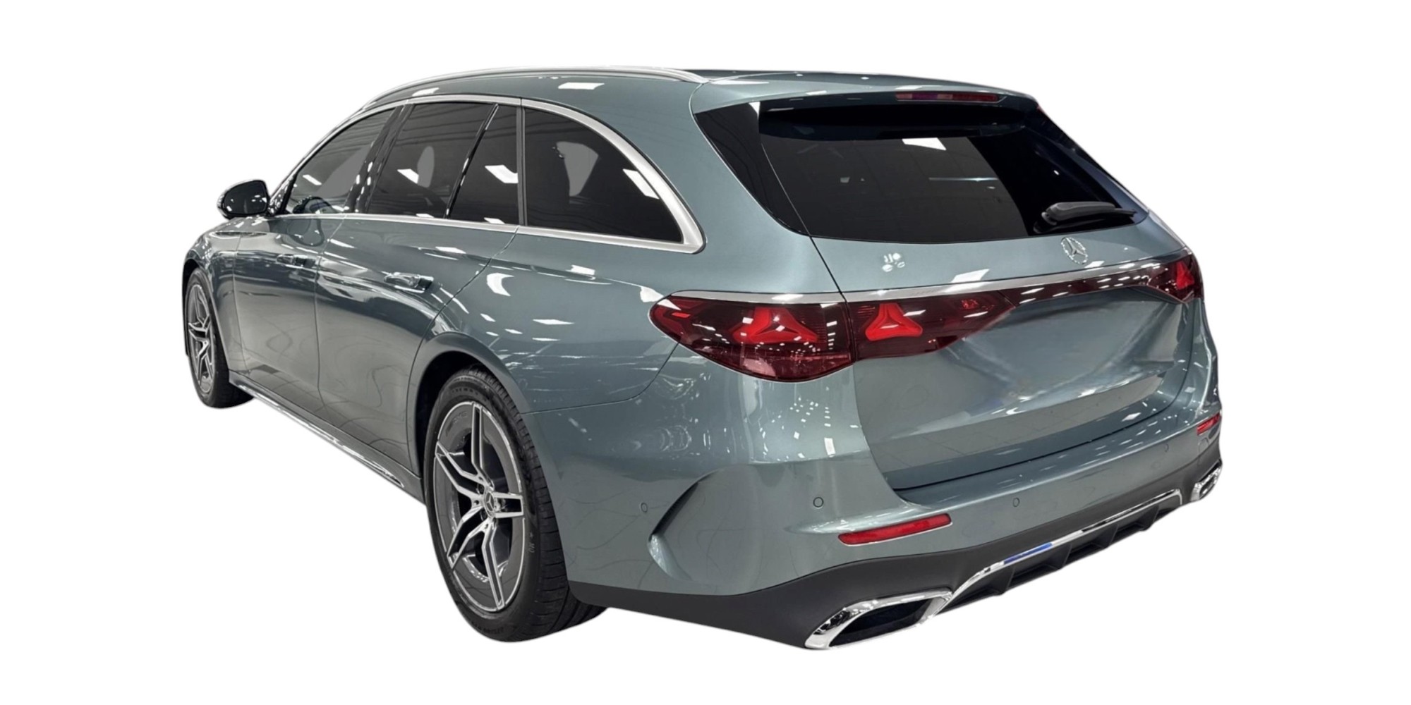 Mercedes-Benz E 220d T 4MATIC – Luxury & All-Wheel Drive