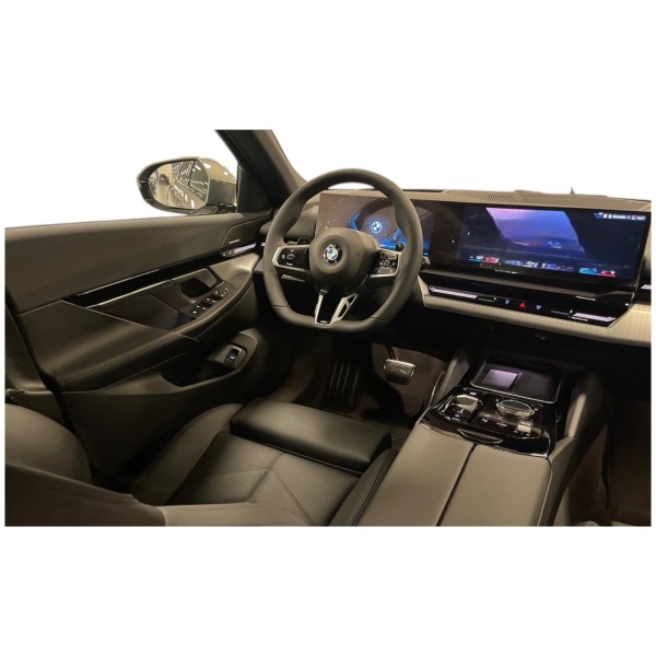 BMW 520d xDrive Touring – Luxury & Power | Modena Motors GMBH