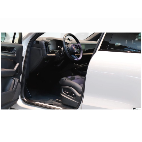 Porsche Cayenne E-Hybrid 2025 – Luxury SUV | Modena Motors GMBH