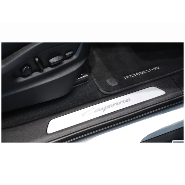 Porsche Cayenne E-Hybrid 2025 – Luxury SUV | Modena Motors GMBH