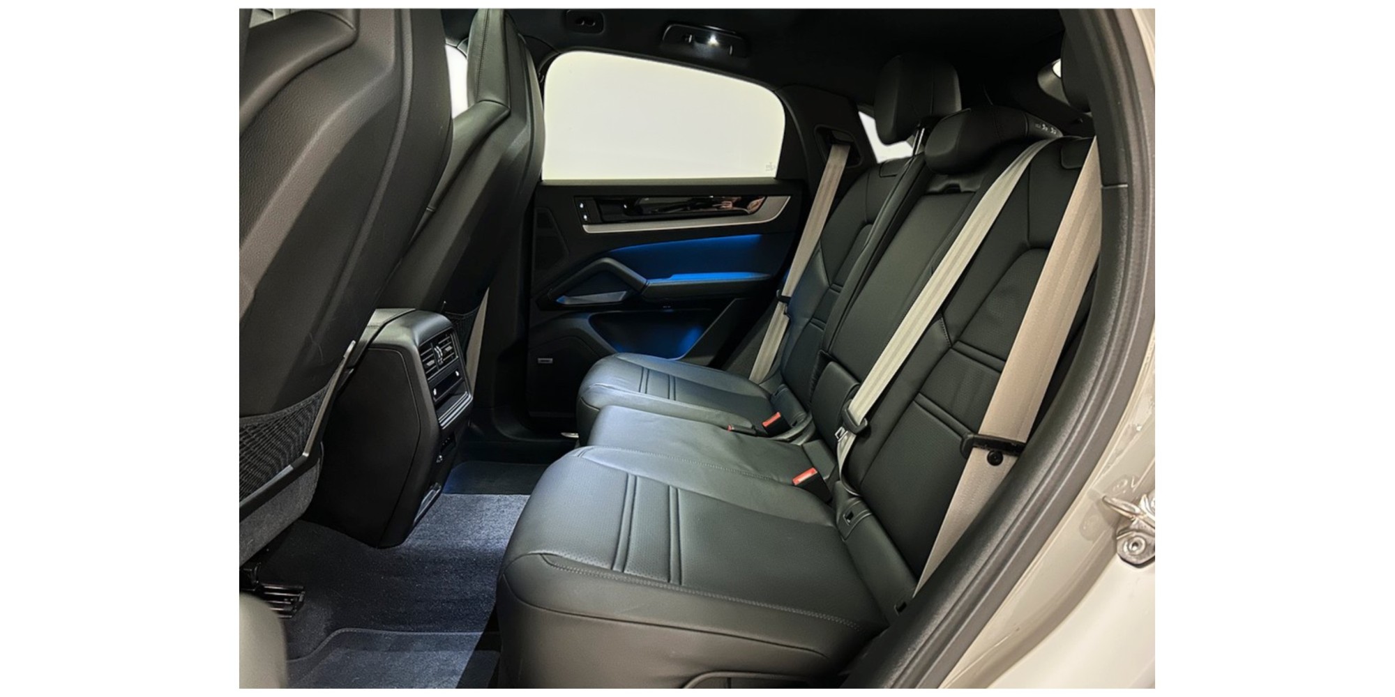 Porsche Cayenne Coupe E-Hybrid – Power & Efficiency