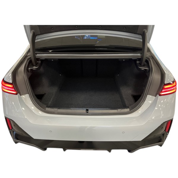 BMW 520d xDrive M Sport – Luxury & Performance | Modena Motors GMBH