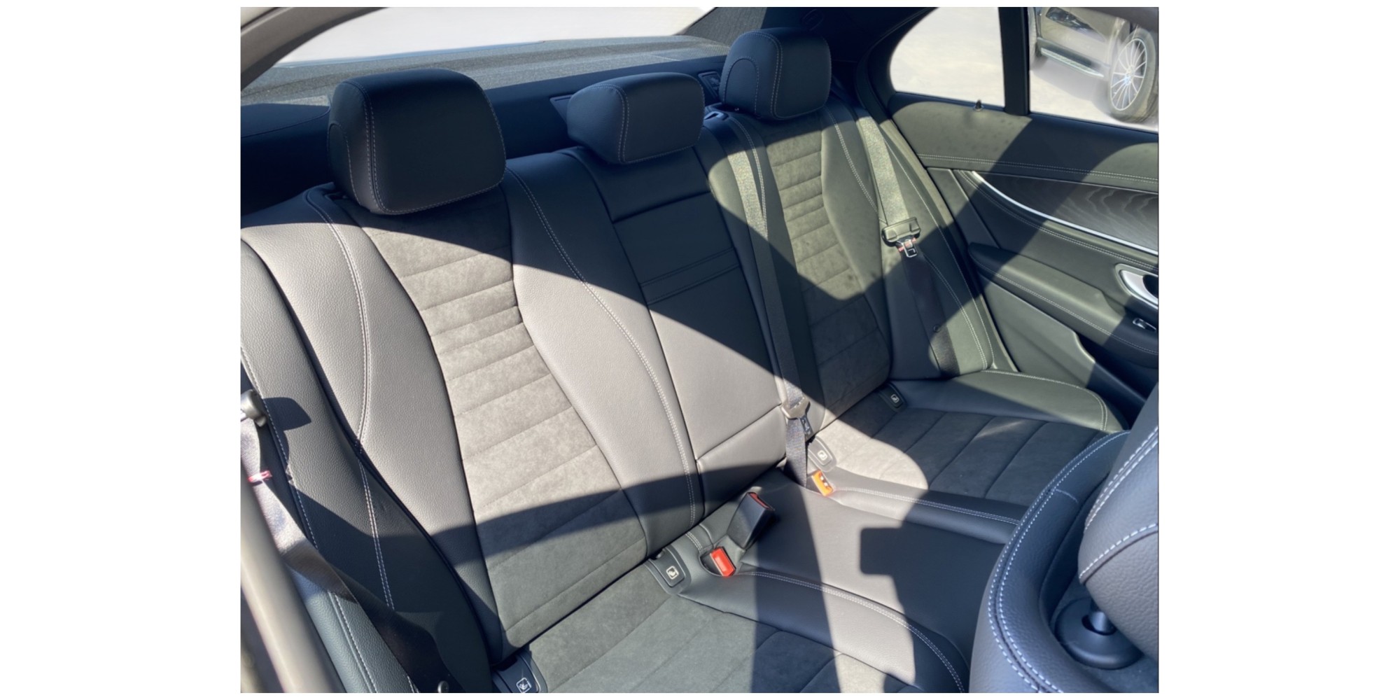 Mercedes-Benz E 300 de Plug-In Hybrid | Luxury & Power