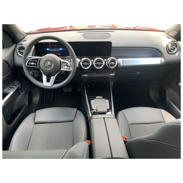 Mercedes-Benz GLB 200 | Compact and Spacious SUV