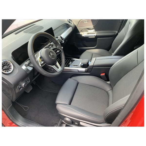 Mercedes-Benz GLB 200 | Compact and Spacious SUV