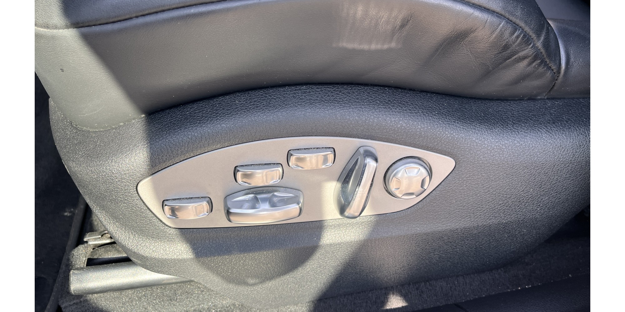 Porsche Macan S – Performance & Elegance | Buy Now