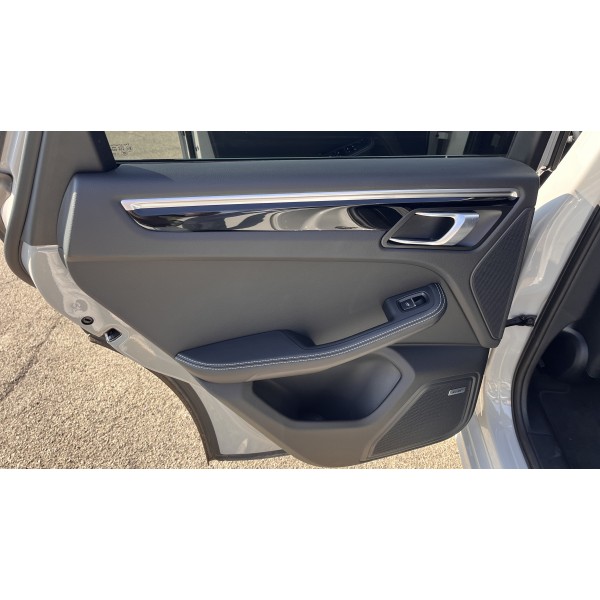 Porsche Macan S – Performance & Elegance | Buy Now