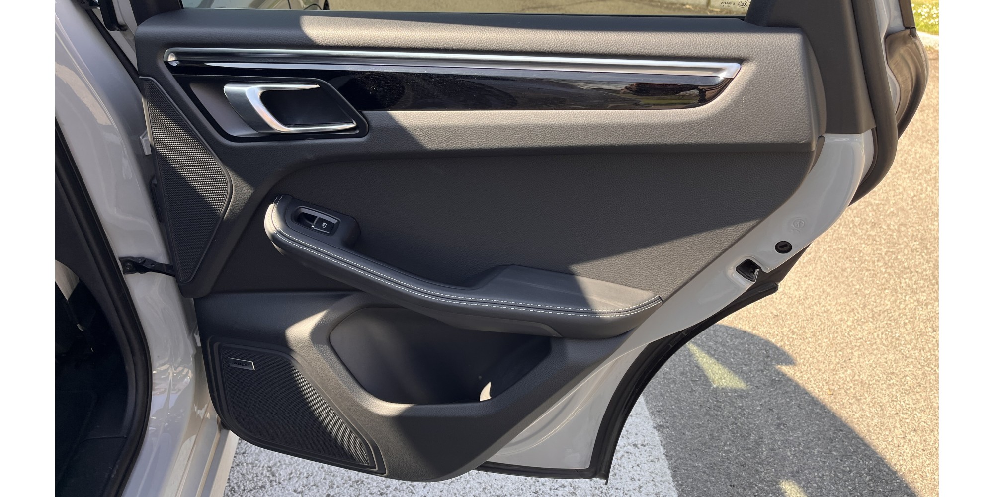 Porsche Macan S – Performance & Elegance | Buy Now